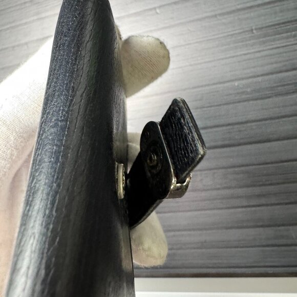 Gucci 6 Series Black Key Case Used|Authentic (Broken snap) - Picture 4 of 4